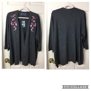 NWT Karen Scott 1X gray cardigan with flowers